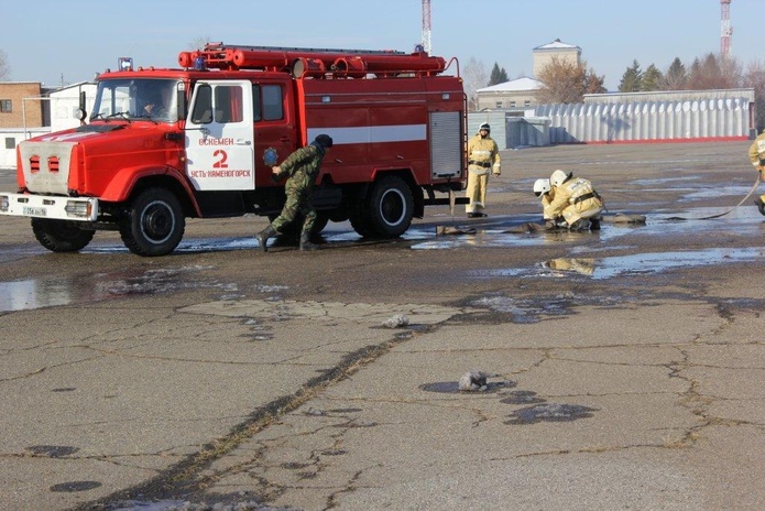Потушили самолет